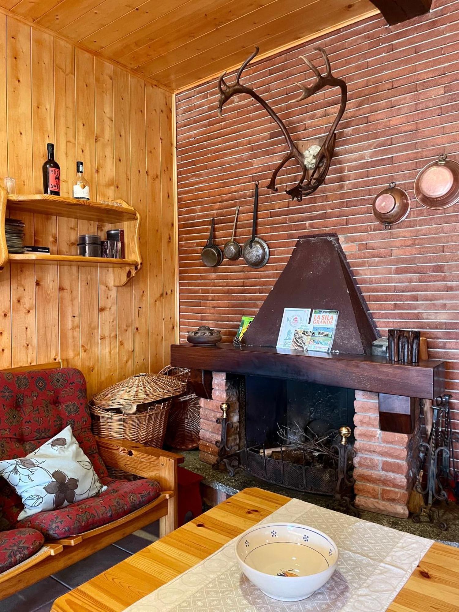 Chalet Natura La Taverna Dei 3 Porcellini Cavaliere  Exterior foto